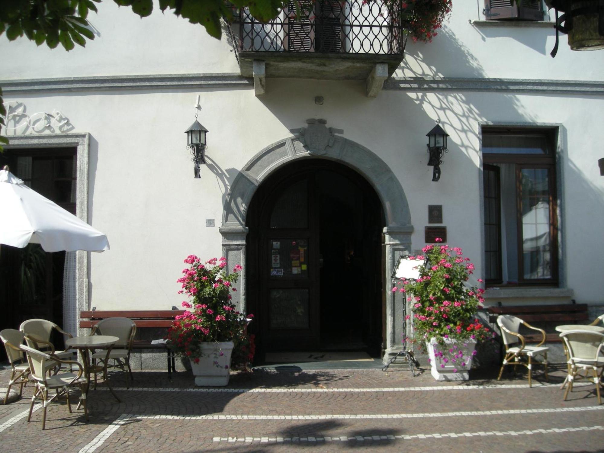 Hotel Ristorante Combolo Teglio Exterior photo