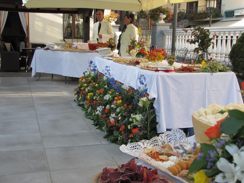 Hotel Ristorante Combolo Teglio Exterior photo