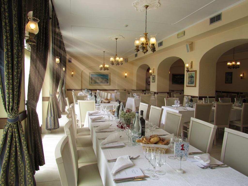 Hotel Ristorante Combolo Teglio Exterior photo