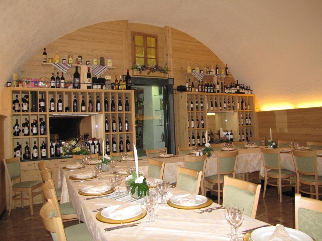 Hotel Ristorante Combolo Teglio Exterior photo